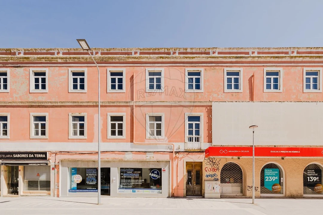 Prédio para Venda em Barreiro e Lavradio Foto 18
