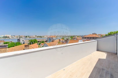 Moradia T3 para Arrendamento em Amora