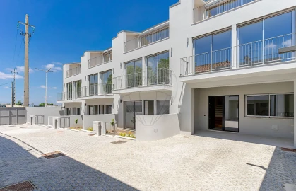 Moradia T3 para Arrendamento em Amora