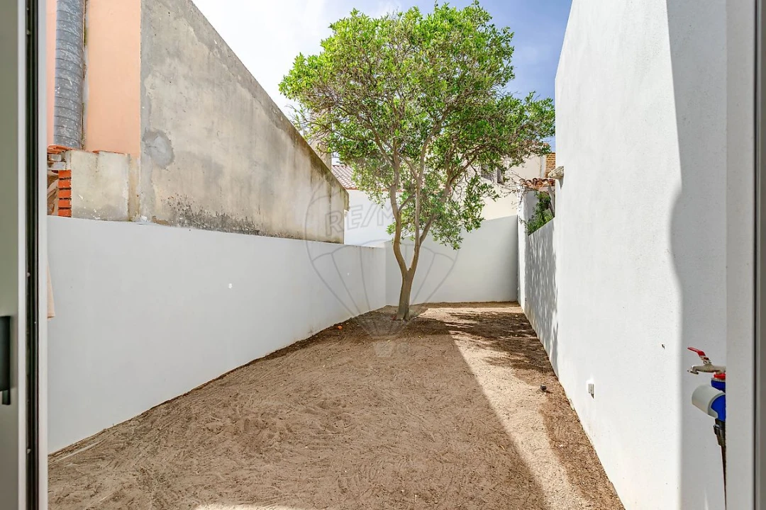 Moradia T3 para Arrendamento em Amora Foto 19