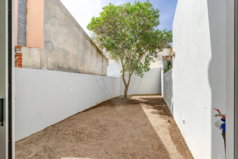Moradia T3 para Arrendamento em Amora Foto 19