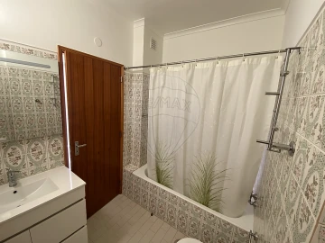 Apartamento T1 para Arrendamento em Aldoar, Foz do Douro e Nevogilde