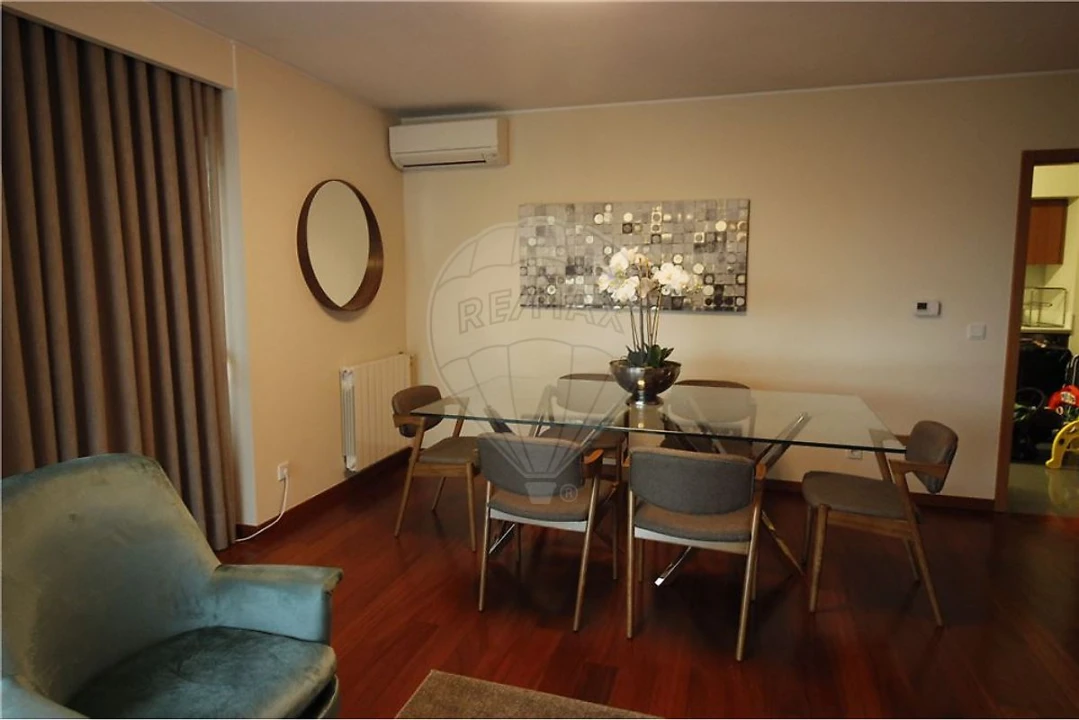 Apartamento T4 para Arrendamento em Ramalde Foto 8
