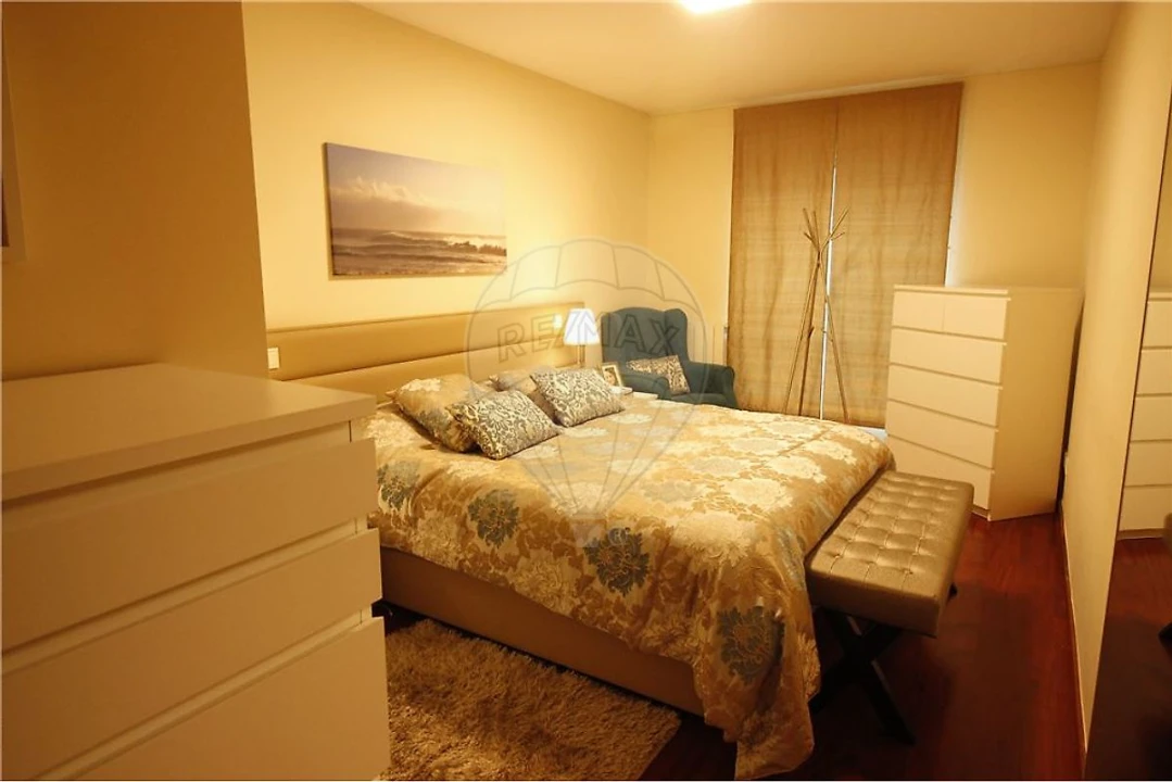 Apartamento T4 para Arrendamento em Ramalde Foto 12