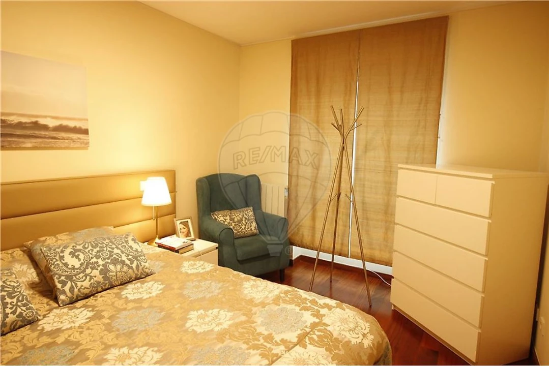 Apartamento T4 para Arrendamento em Ramalde Foto 15