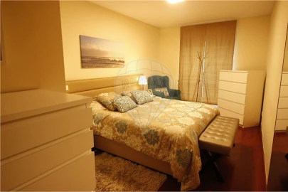 Apartamento T4 para Arrendamento em Ramalde