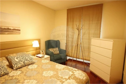 Apartamento T4 para Arrendamento em Ramalde