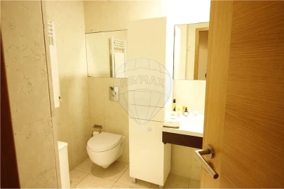 Apartamento T4 para Arrendamento em Ramalde