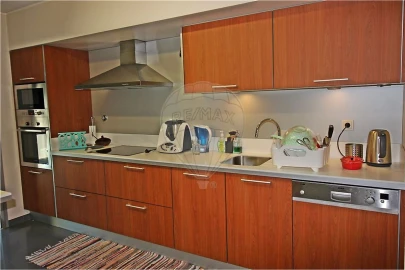 Apartamento T4 para Arrendamento em Ramalde