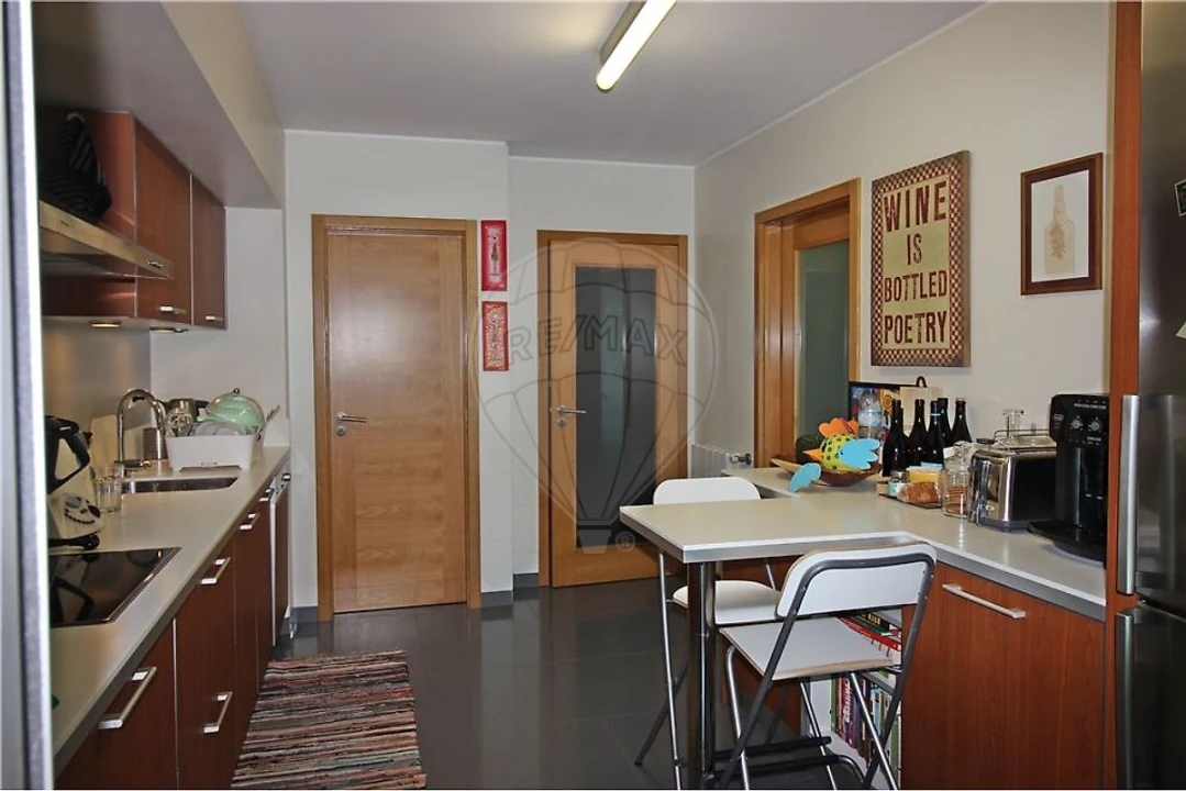 Apartamento T4 para Arrendamento em Ramalde Foto 2