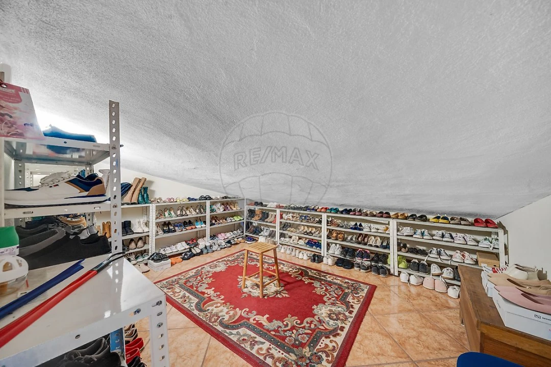 Apartamento T4 para Venda em Palhaça Foto 9