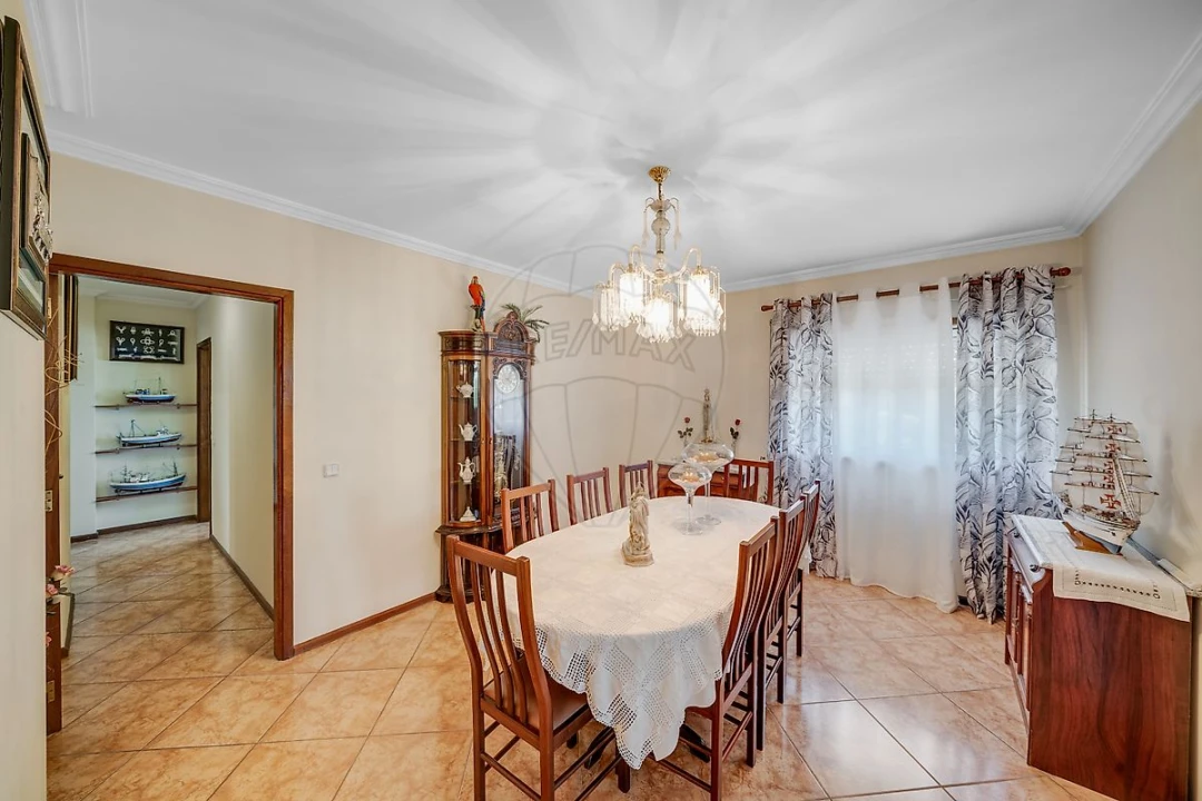 Apartamento T4 para Venda em Palhaça Foto 24