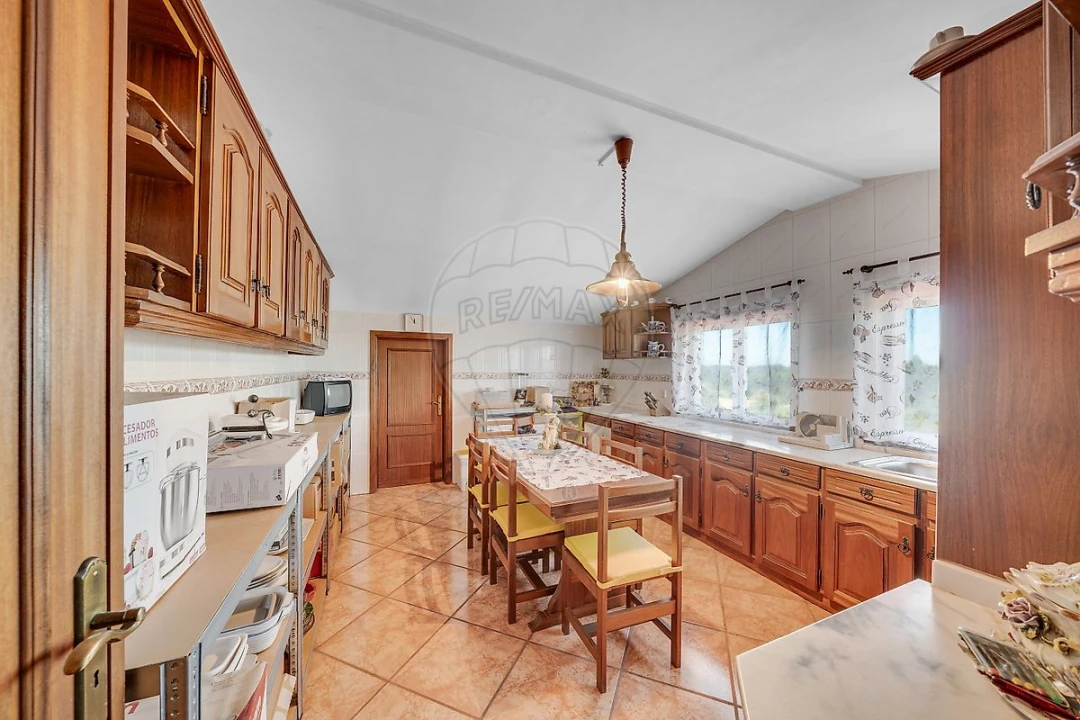 Apartamento T4 para Venda em Palhaça Foto 1