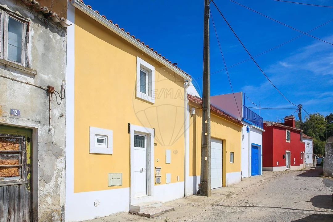 Moradia T2 para Venda em Sobral de Monte Agraço Foto 1