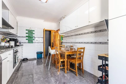 Apartamento T3 para Venda em Castanheira do Ribatejo e Cachoeiras
