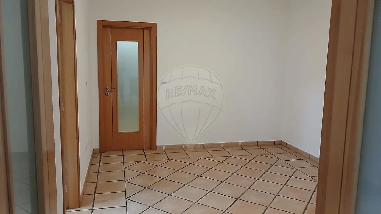 Apartamento T3 para Arrendamento em Carregado e Cadafais Foto 3