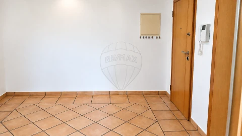 Apartamento T3 para Arrendamento em Carregado e Cadafais