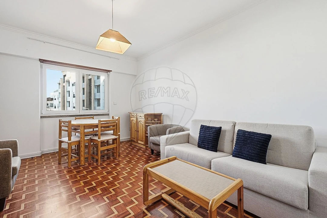 Apartamento T1 para Arrendamento em Carcavelos e Parede Foto 13