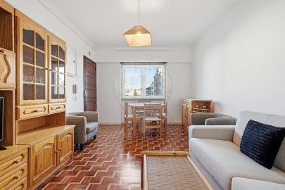 Apartamento T1 para Arrendamento em Carcavelos e Parede