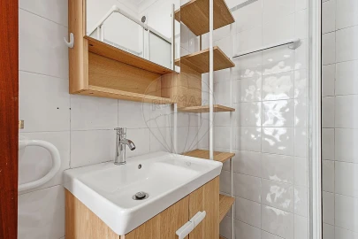 Apartamento T1 para Arrendamento em Carcavelos e Parede