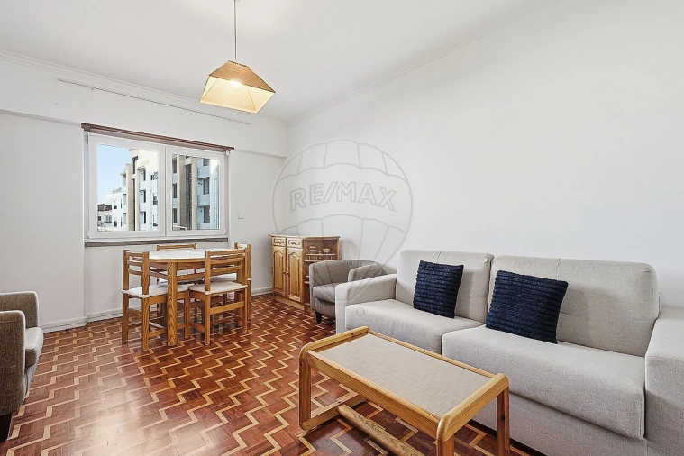 Apartamento T1 para Arrendamento em Carcavelos e Parede Foto 13