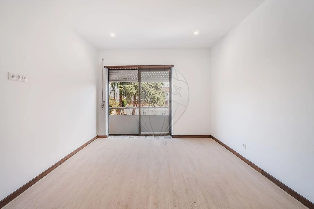Apartamento T2 para Venda em Fânzeres e São Pedro da Cova Foto 8