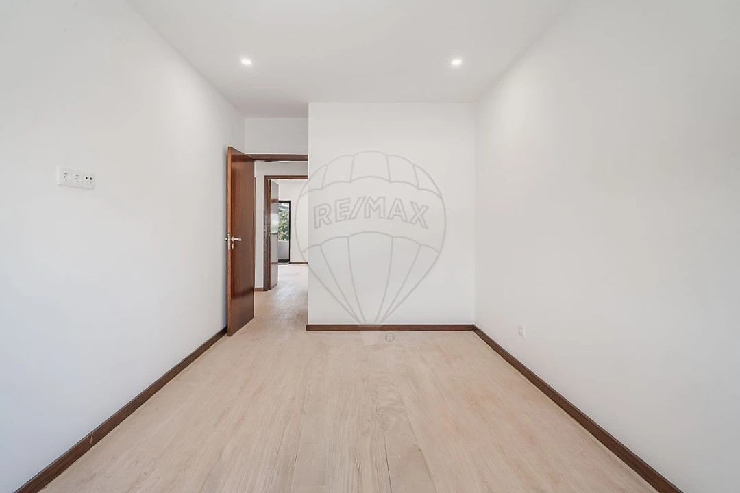 Apartamento T2 para Venda em Fânzeres e São Pedro da Cova Foto 6