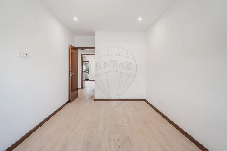 Apartamento T2 para Venda em Fânzeres e São Pedro da Cova Foto 6