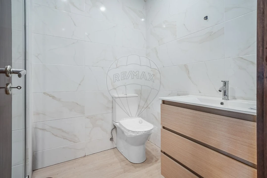 Apartamento T2 para Venda em Fânzeres e São Pedro da Cova Foto 21