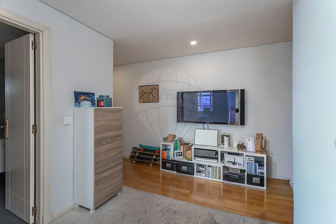 Apartamento T5 para Venda em Campolide Foto 11