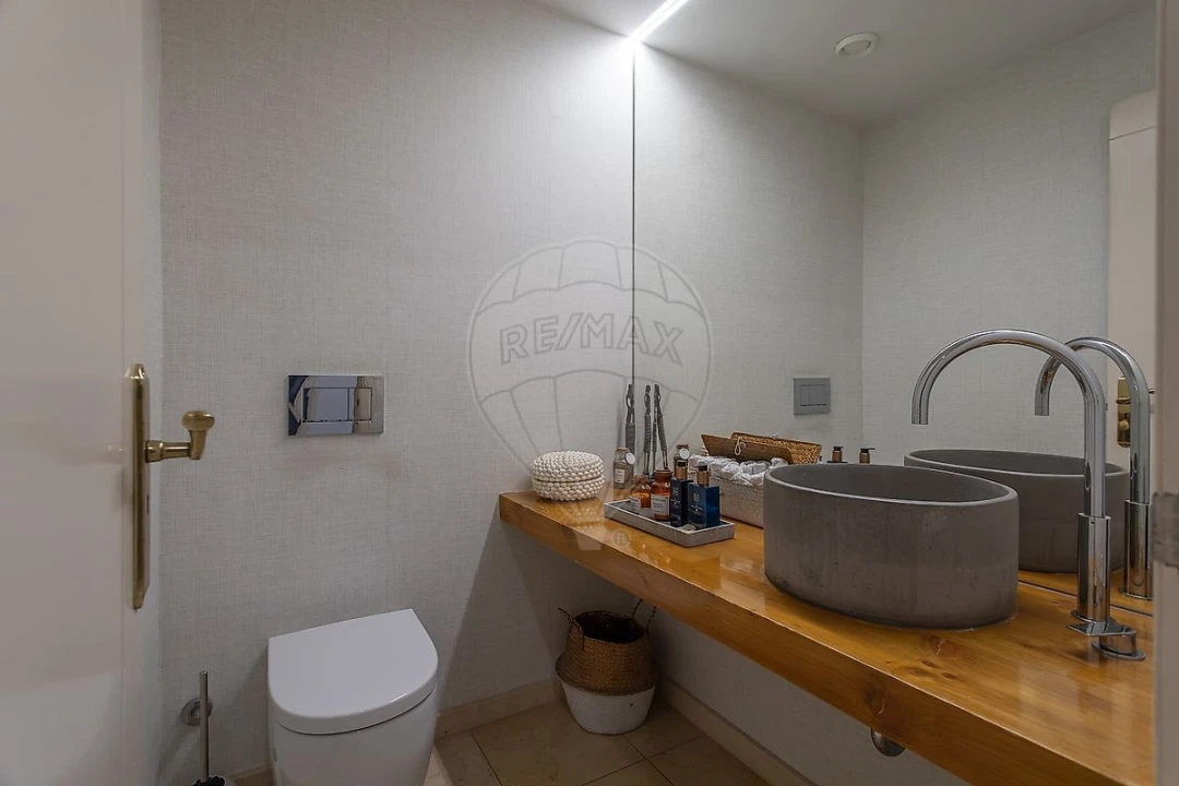 Apartamento T5 para Venda em Campolide Foto 7