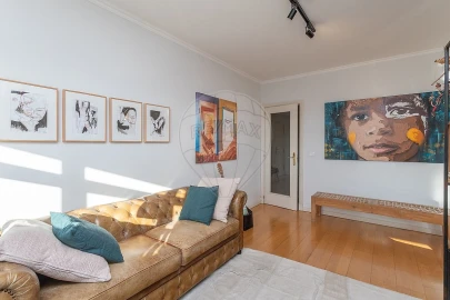 Apartamento T5 para Venda em Campolide