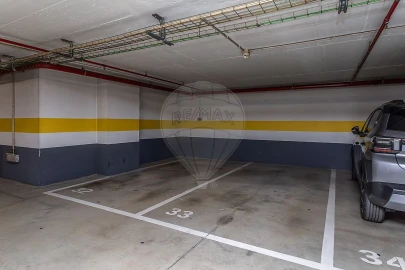 Apartamento T5 para Venda em Campolide