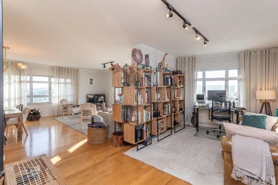 Apartamento T5 para Venda em Campolide