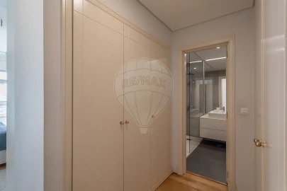 Apartamento T5 para Venda em Campolide
