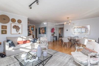 Apartamento T5 para Venda em Campolide