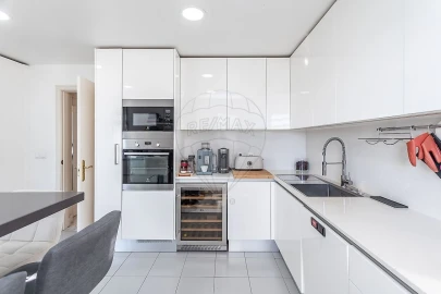 Apartamento T5 para Venda em Campolide