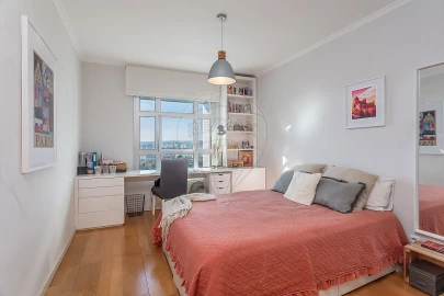 Apartamento T5 para Venda em Campolide
