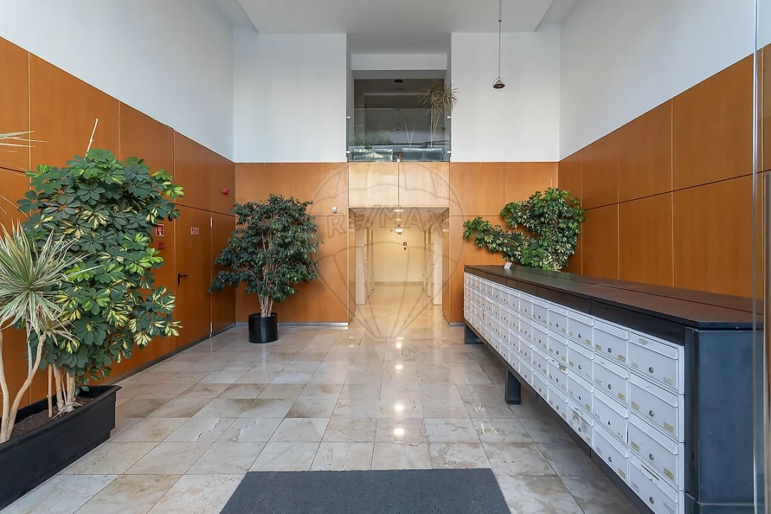 Apartamento T5 para Venda em Campolide Foto 33
