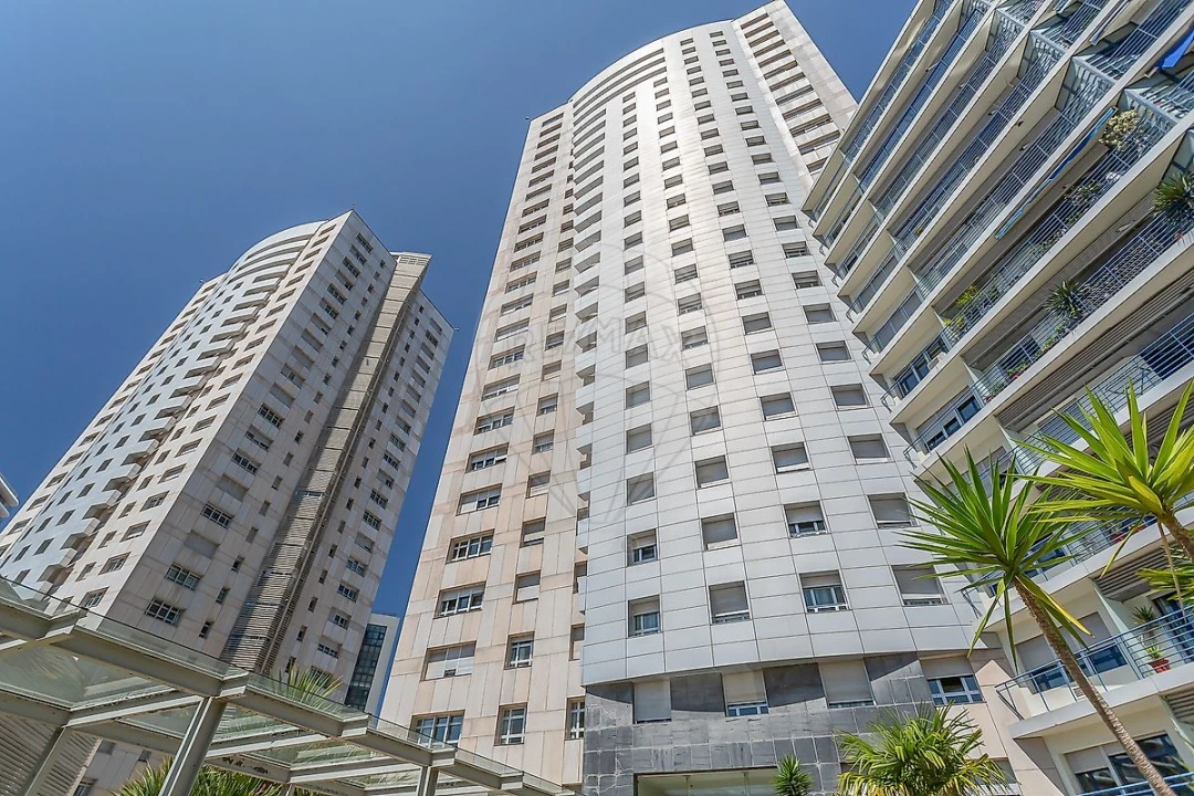 Apartamento T5 para Venda em Campolide Foto 37