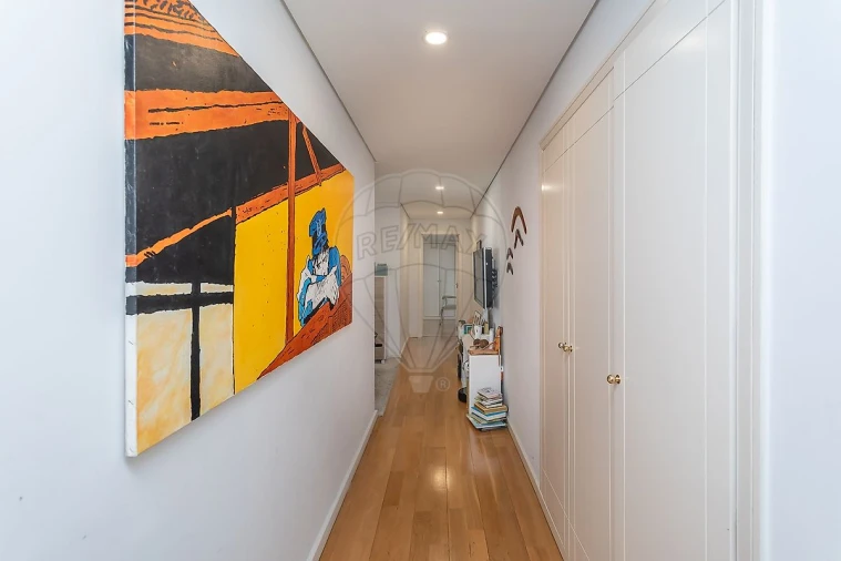 Apartamento T5 para Venda em Campolide Foto 13