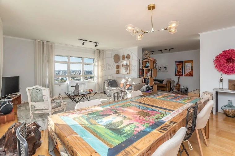 Apartamento T5 para Venda em Campolide Foto 24