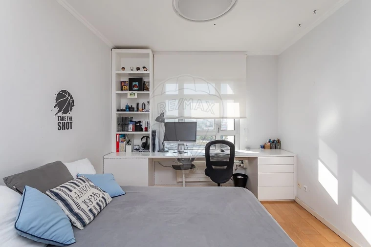 Apartamento T5 para Venda em Campolide Foto 8