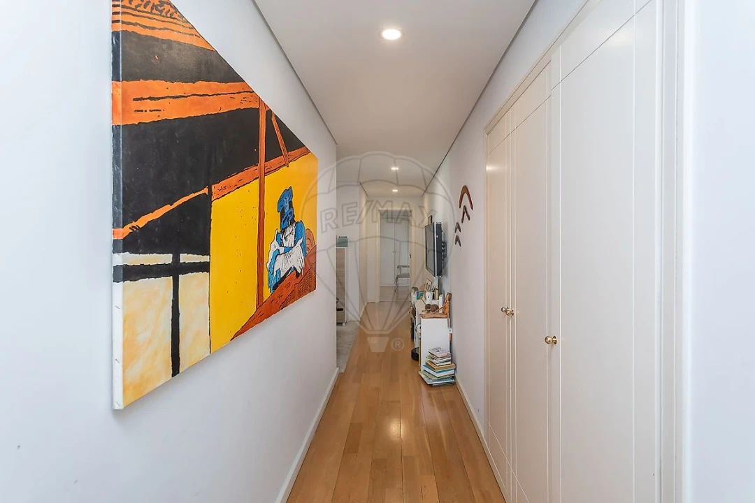 Apartamento T5 para Venda em Campolide Foto 13
