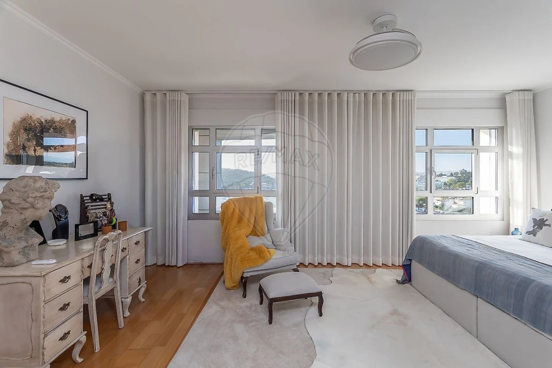 Apartamento T5 para Venda em Campolide Foto 16