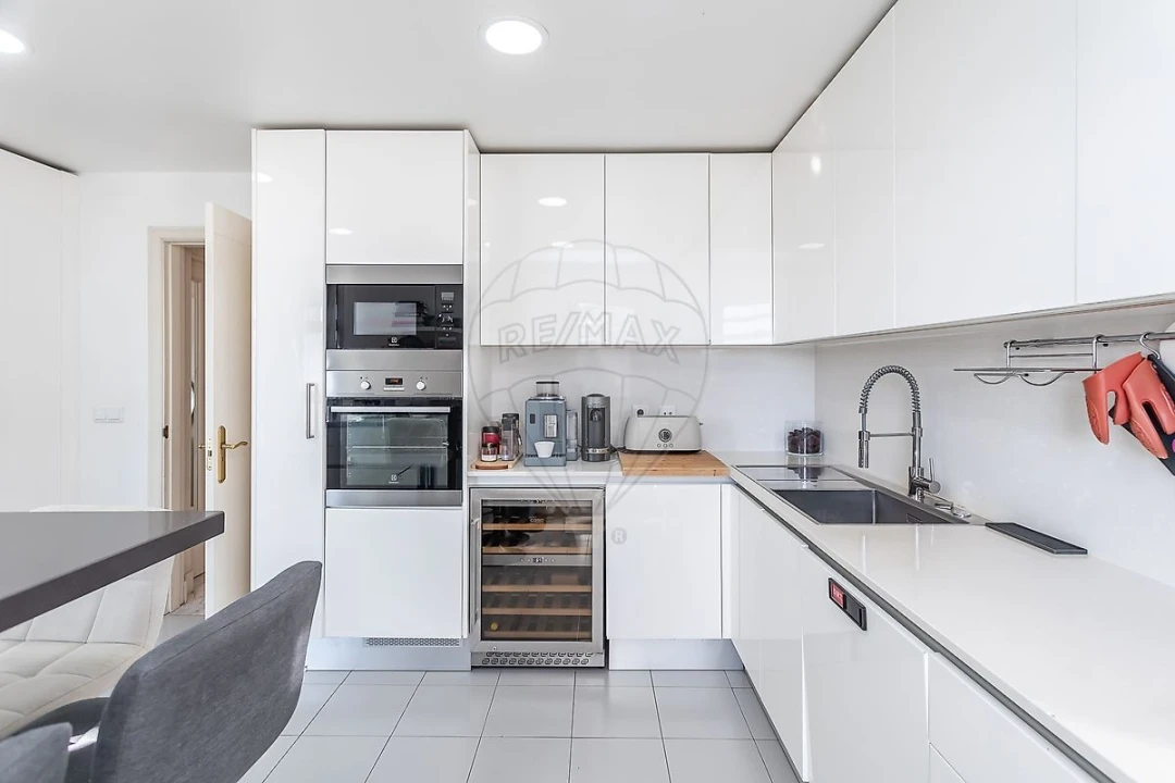 Apartamento T5 para Venda em Campolide Foto 22
