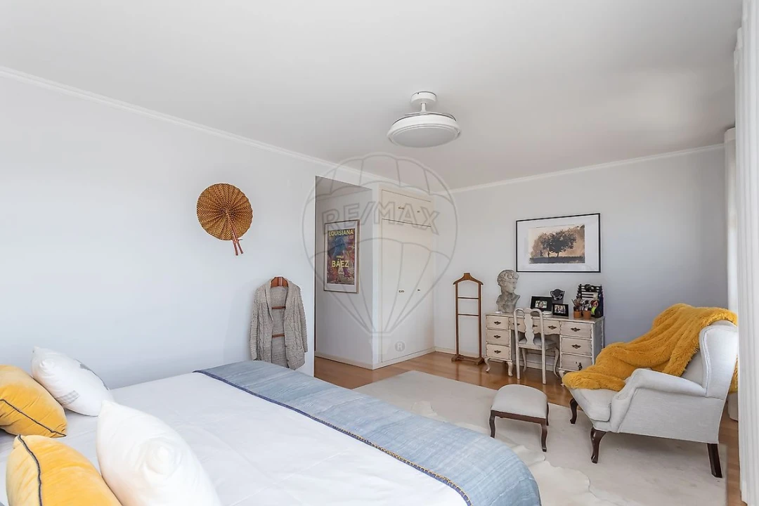 Apartamento T5 para Venda em Campolide Foto 18