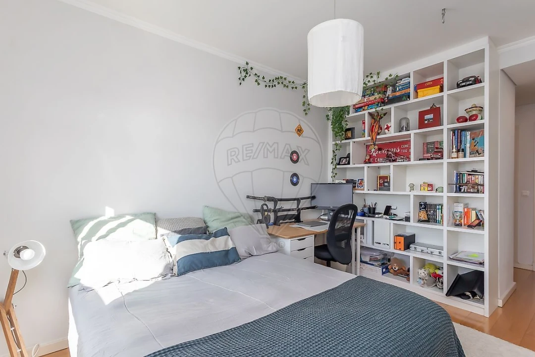Apartamento T5 para Venda em Campolide Foto 4