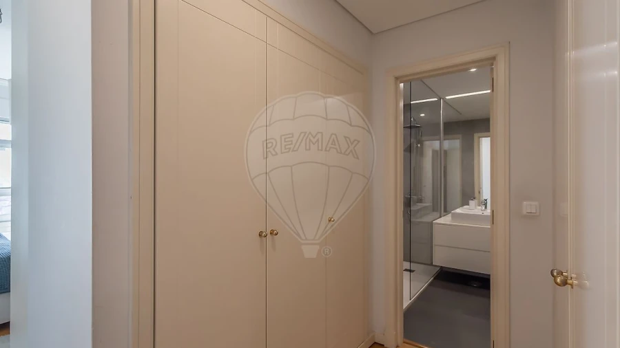 Apartamento T5 para Venda em Campolide