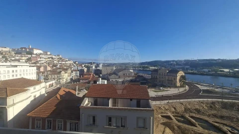 Apartamento T3 para Venda em Sé Nova, Santa Cruz, Almedina e São Bartolomeu